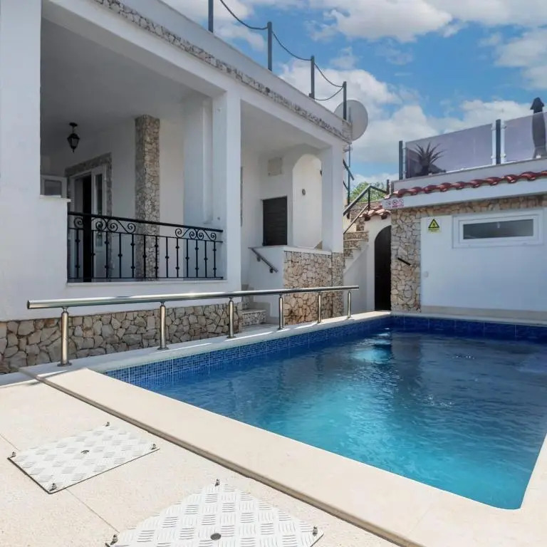 Holiday House IVA
