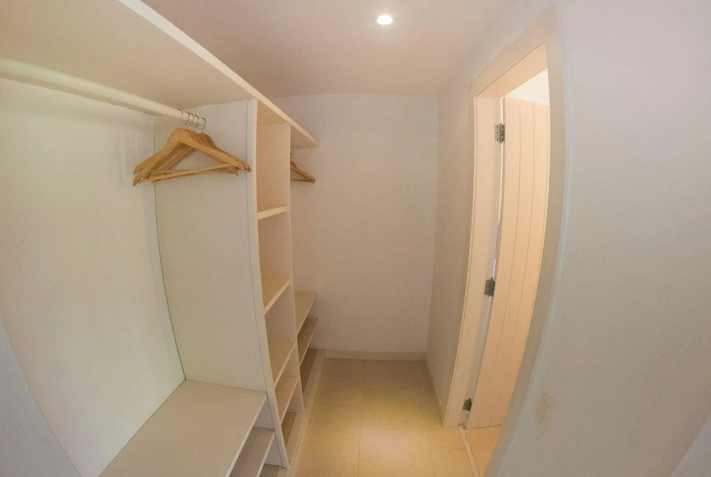 Exuberância & Acesso Direto à Praia da Tartaruga com Uma Vista Única Por Luxury Rentals