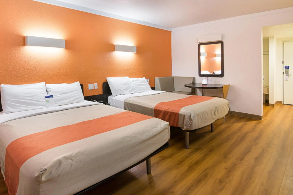 Motel 6-Tampa, FL - Fairgrounds