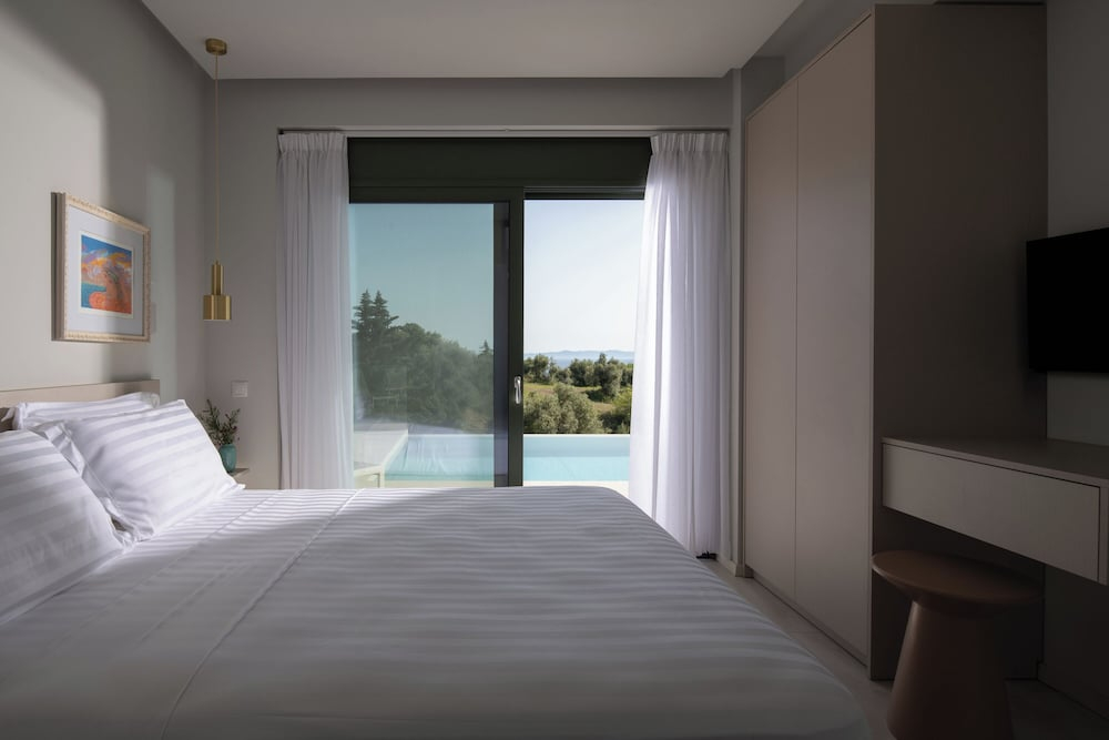 Olive Grove Suites - Villas with private pool and garden
