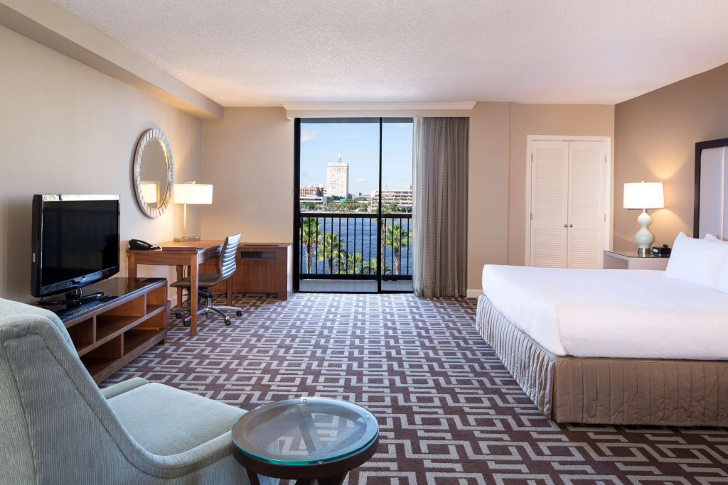 DoubleTree by Hilton Hotel Jacksonville Riverfront