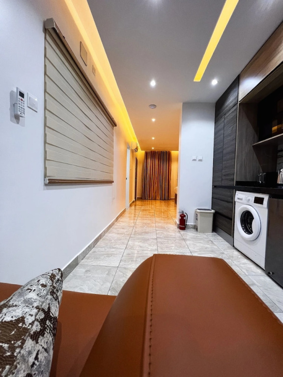 Adeloo Suites