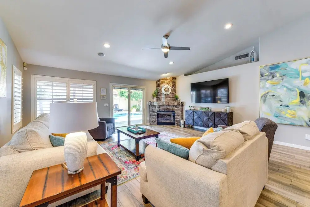 Relax Poolside & Golf: Family Gem in North Phoenix