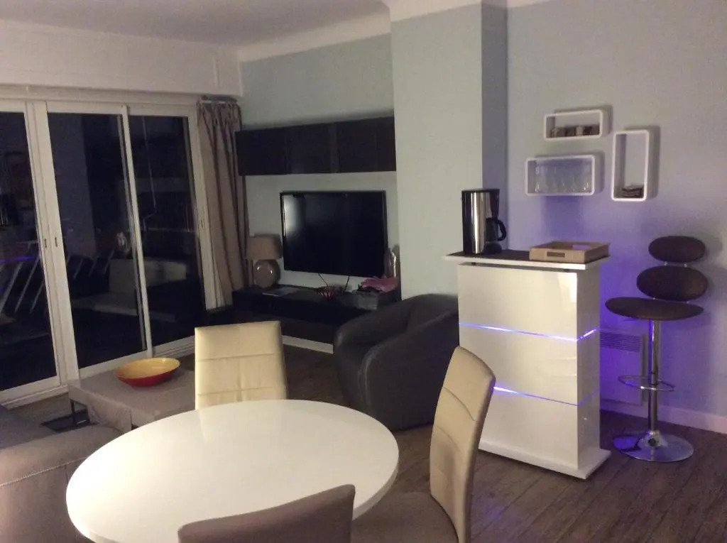 Quartier piscine municipale Bel Appart 4 pers terrasse parking wi-fi