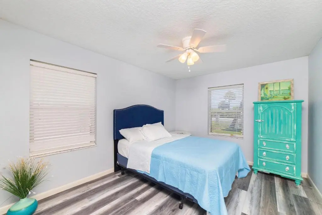 Luxury Ocean Blue beach house- 3 bed room Dog friendly
