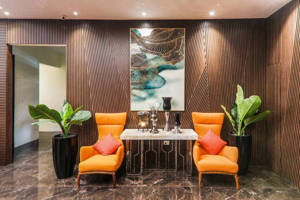 Lake View Hotel