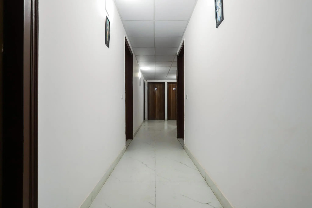 OYO 28606 Kavya Residency