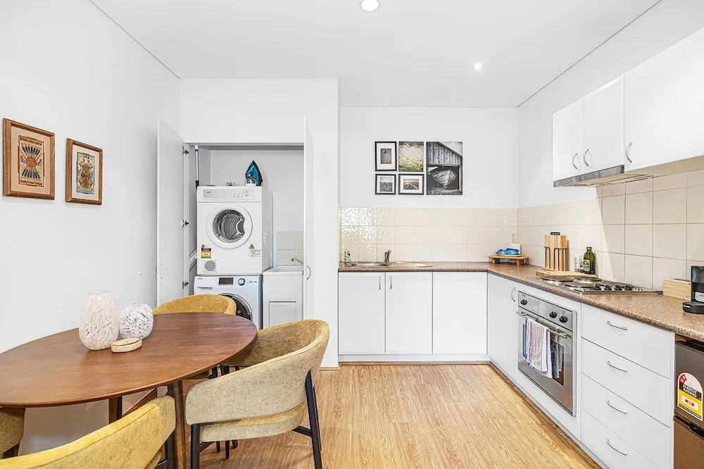 Newly Renovated 1bdr in the CBD