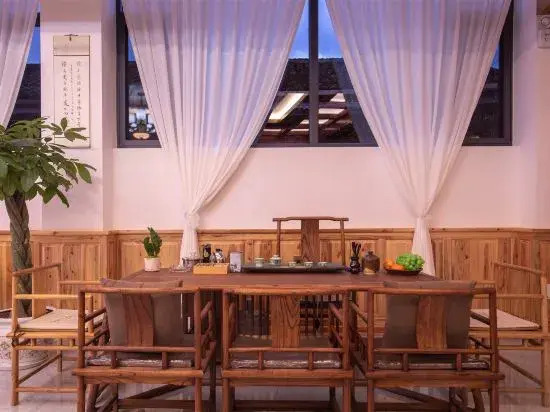 Tengchong Nanxi Yulan Wenquan Homestay (Dongshan Wenquan Village)