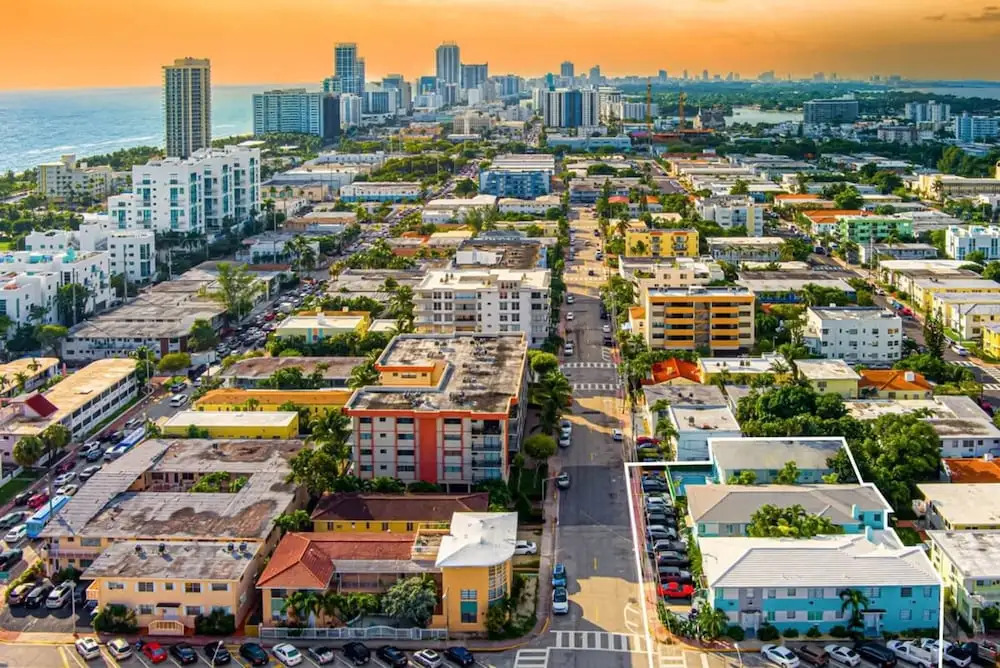 Studio 6min Walking to Miami Beach Pool Kitchen