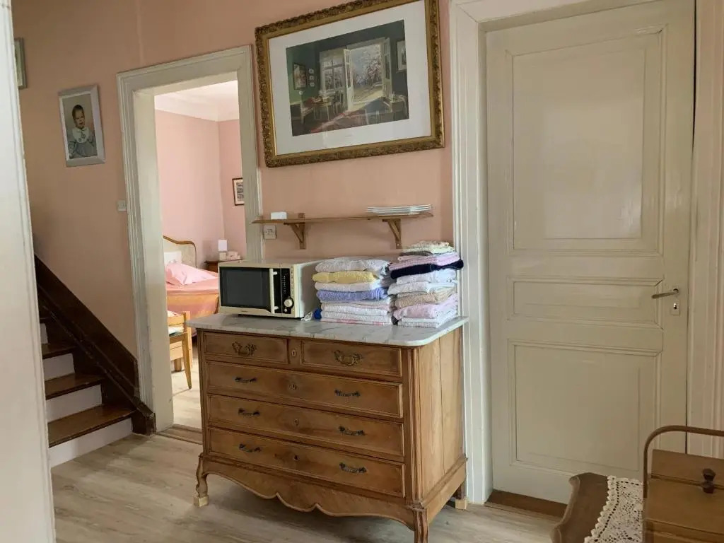 Chambre Gentiane 2 a 3 Personnes Wifi Sdb Partagee