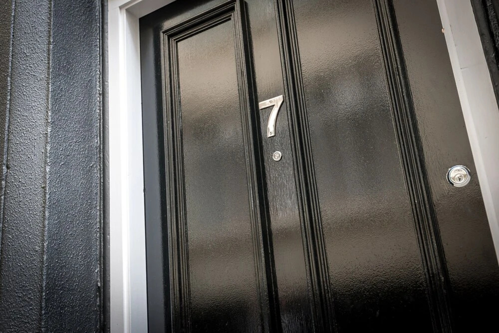 Spacious City Centre 2-Bedroom Apartment by StaySavvy Accommodation