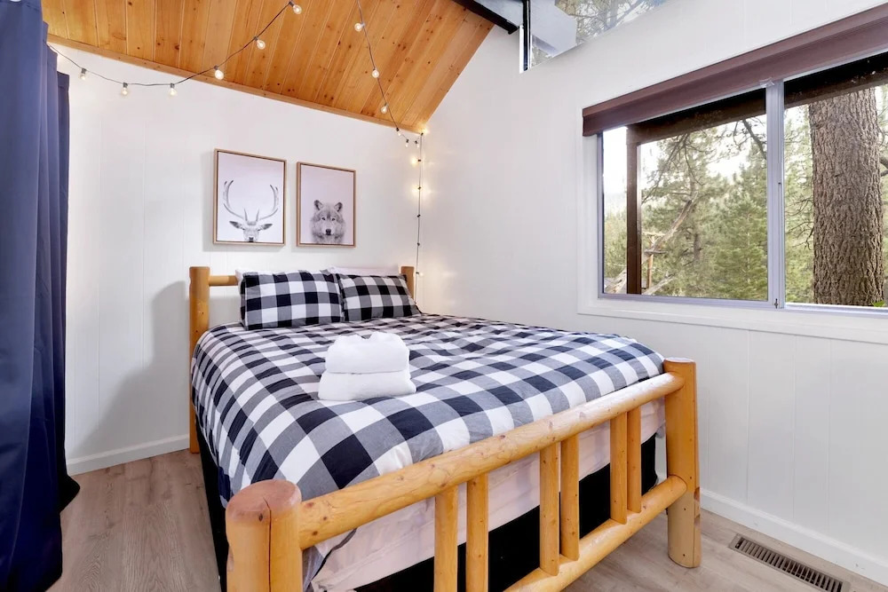 Tomeny Cabin #2338