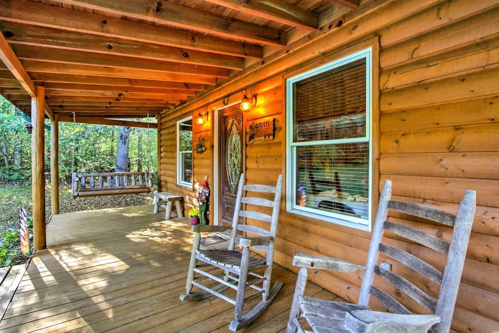 Porch & Fire Pit: Rustic Log Cabin in Smokies!