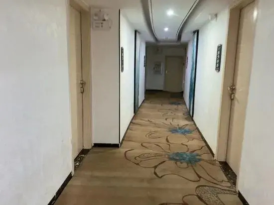 New Golden Leaf Boutique Hotel