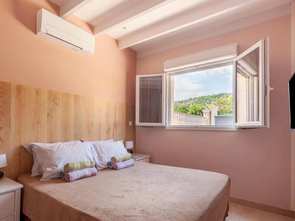 Villa Jenuska, Attractive holiday home in Callian with private pool