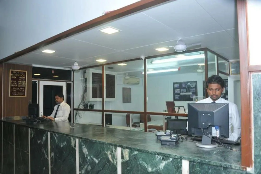 STARiHOTELS Railway Station Surat