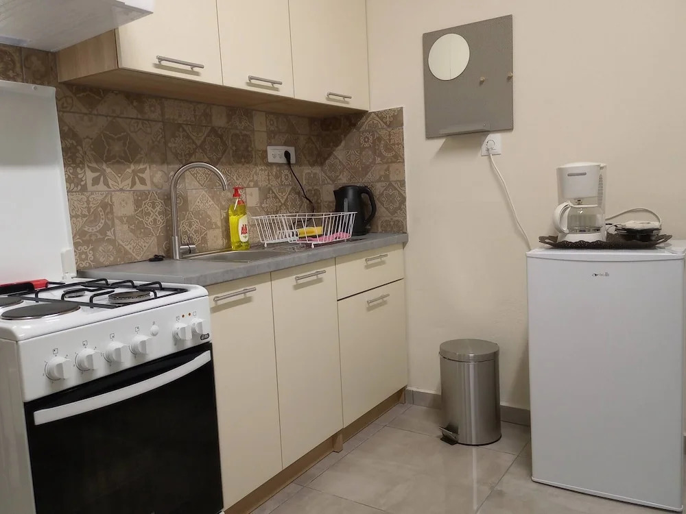 Astrinos Apt Simple, Cosy, Comfortable, Near the Beach
