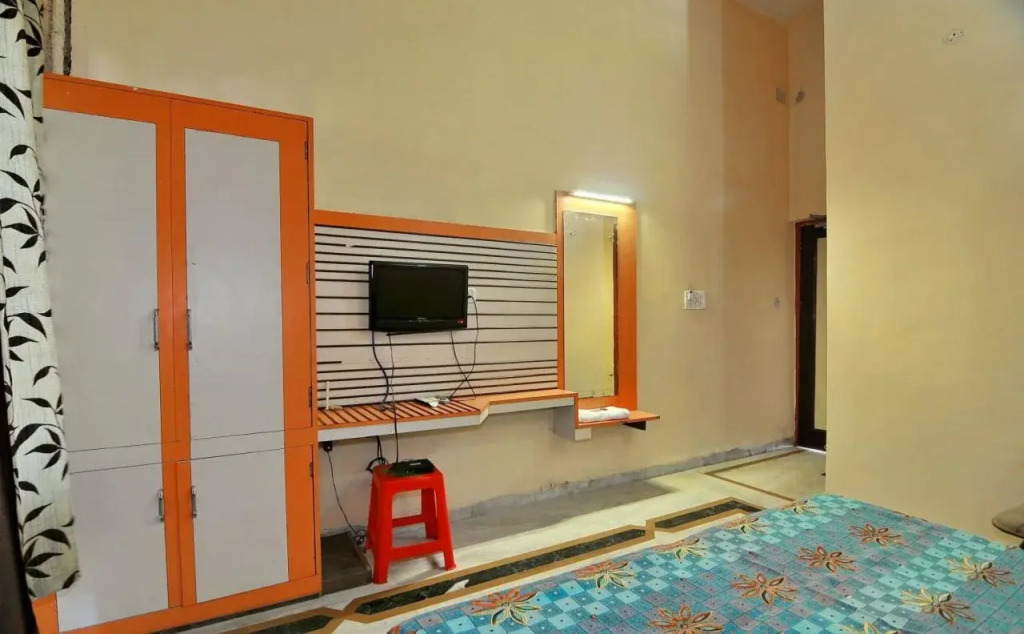 Hotel Maruti Mandapam
