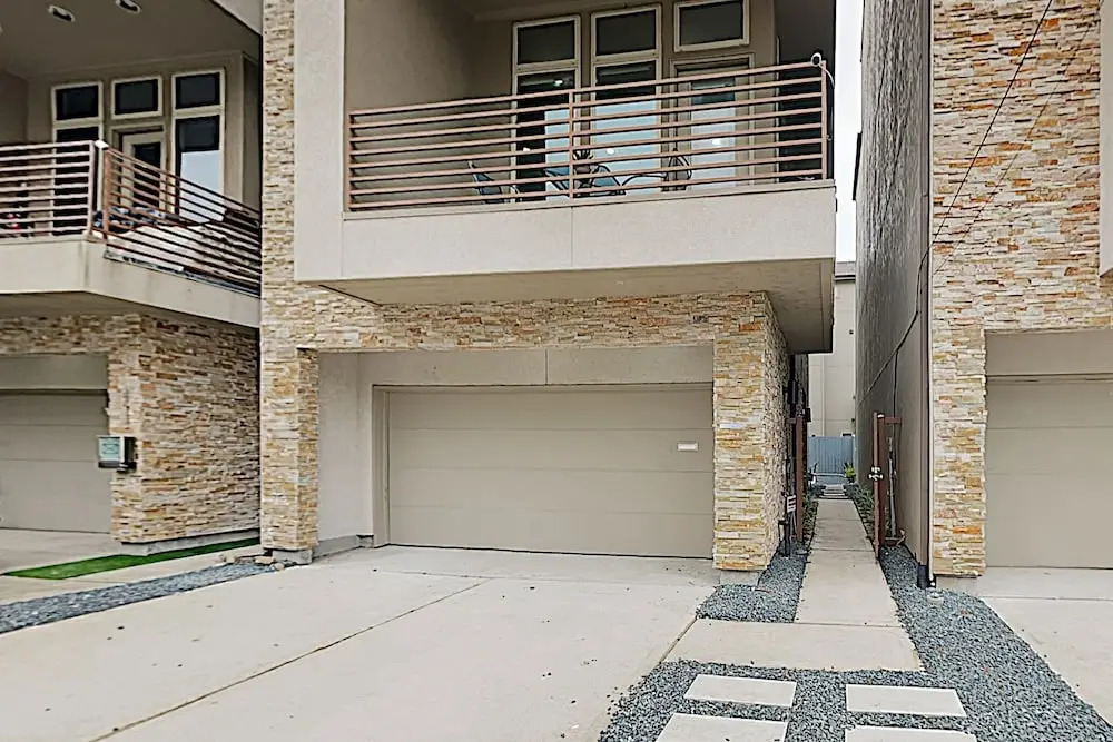 Washington Corridor All-suite W/ Gourmet Kitchen 3 Bedroom Townhouse
