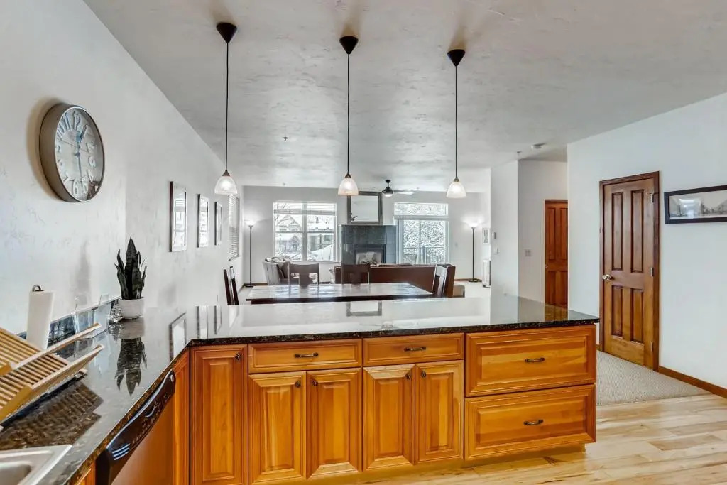 539 Granite St