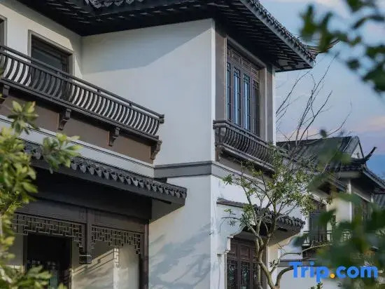 Anji Eryuehua Hot Spring Resort Hotel (Yunshang Grassland Branch)
