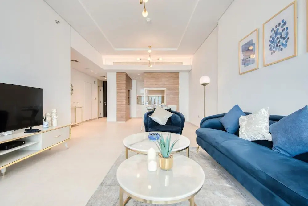 Urban 1BR w Golf Course Views