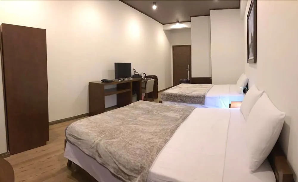 Oceanward Hotel & Resort