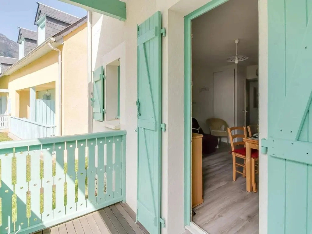 Chalet Duplex 4 Pers. avec Parking, Proche Télécabine et Commerces, Ski à 1700m - FR-1-401-39