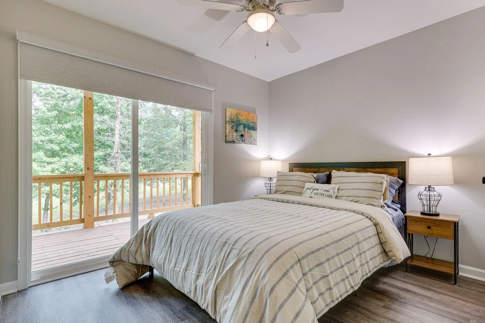Counce Vacation Rental w/ Private Deck: Near Golf!