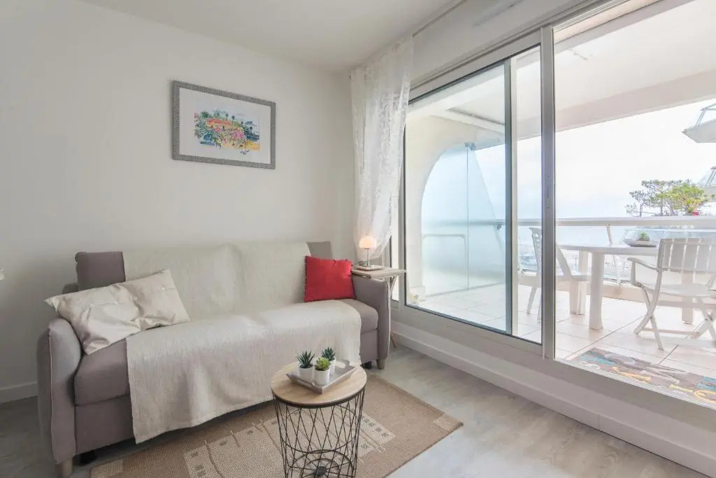 Studio vue mer, avec grande terrasse