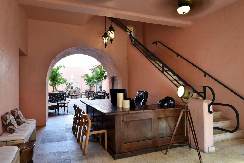 Casa Victoria Orchid Hotel