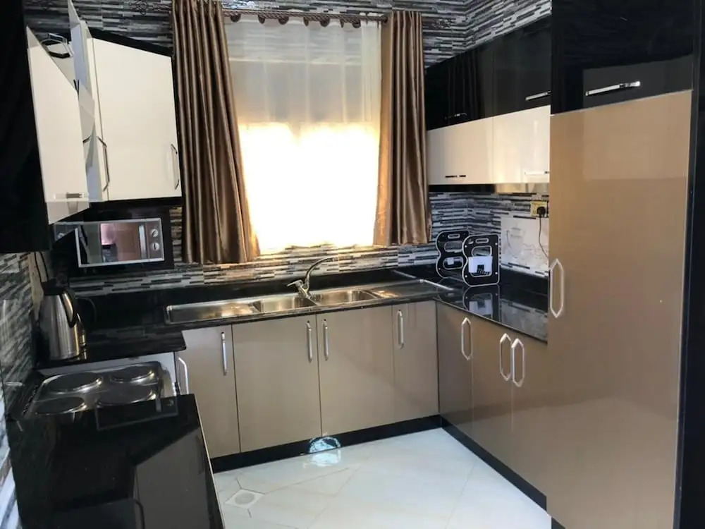 2 Bed - Sleeps 4 - Free Airport Shuttle