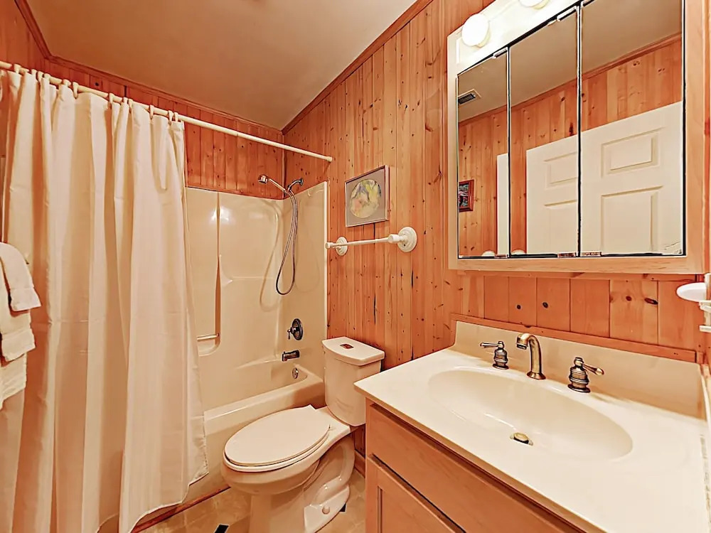 New Listing! Spacious Hillside Ada Access 4 Bedroom Home