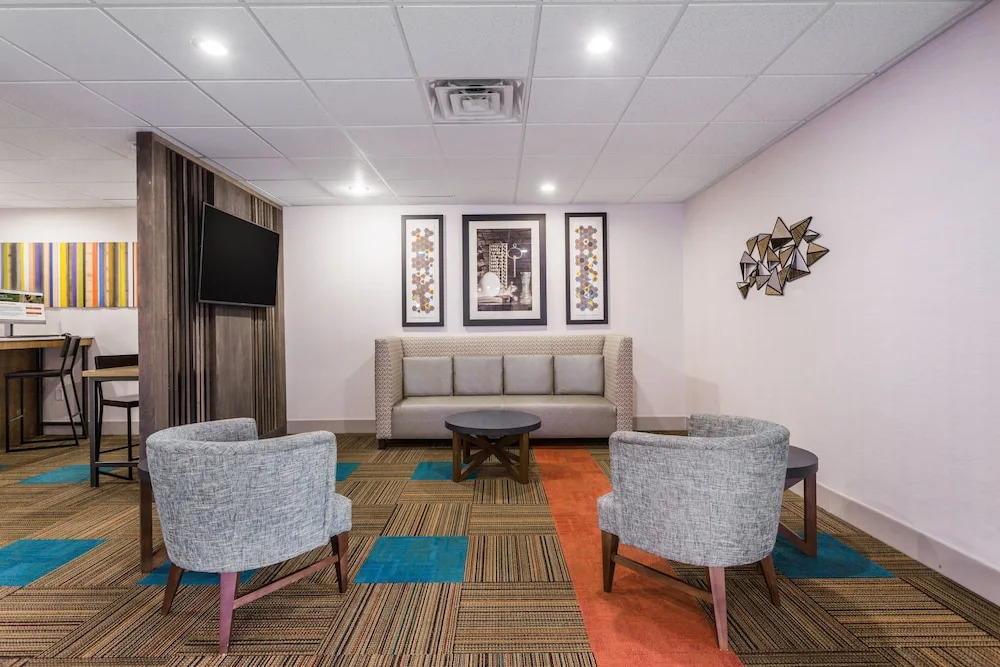 Holiday Inn Express and Suites - Petersburg - Fort Lee by IHG