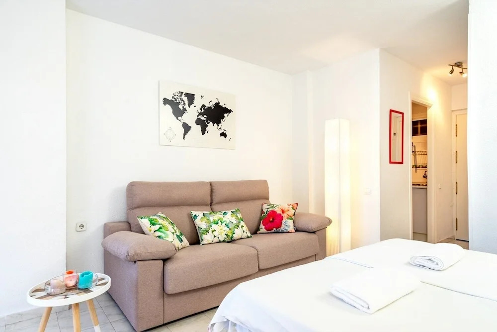 Lovely Studio with Sea View Ref 57