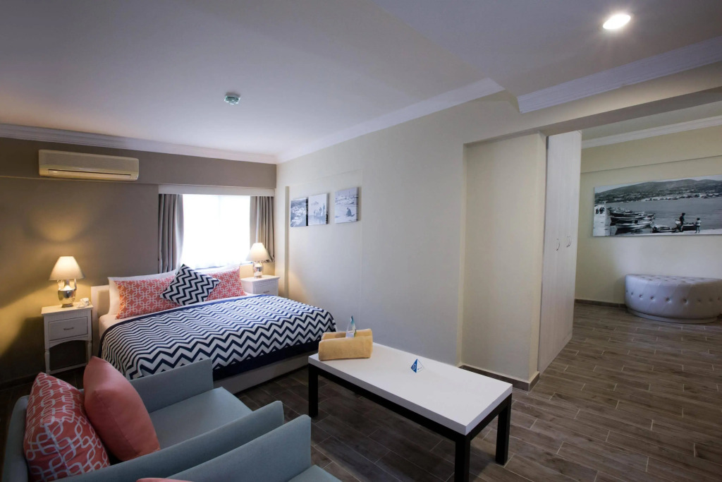 Paloma Marina Suites - Adult Only