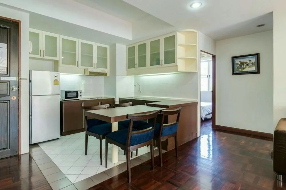 Le Vanvarothai Saladaeng Residence