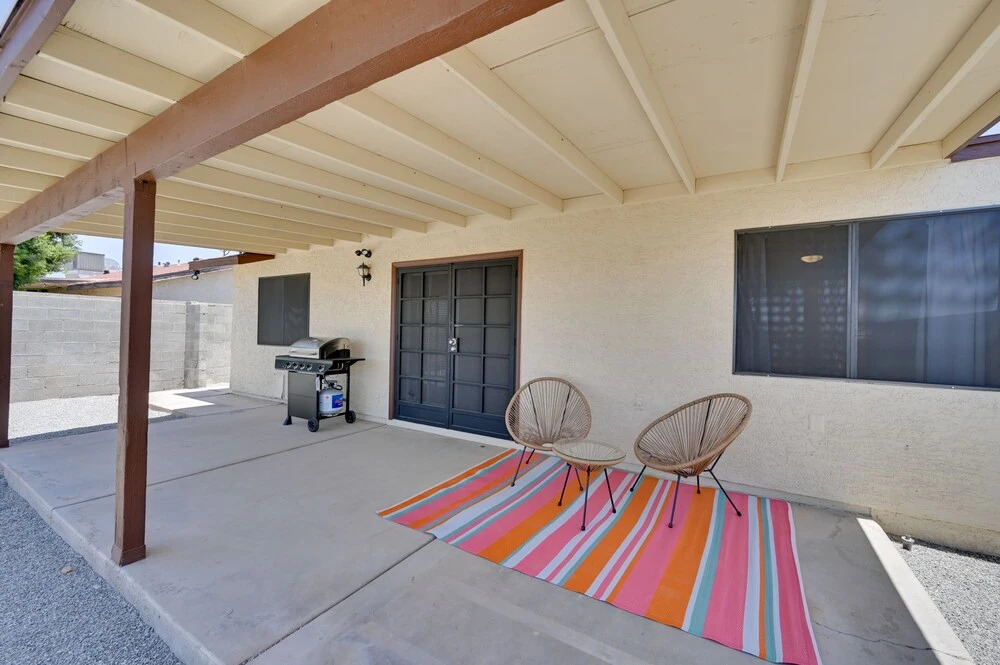 Cozy Arizona Retreat w/ Pool Access, Patio & Grill