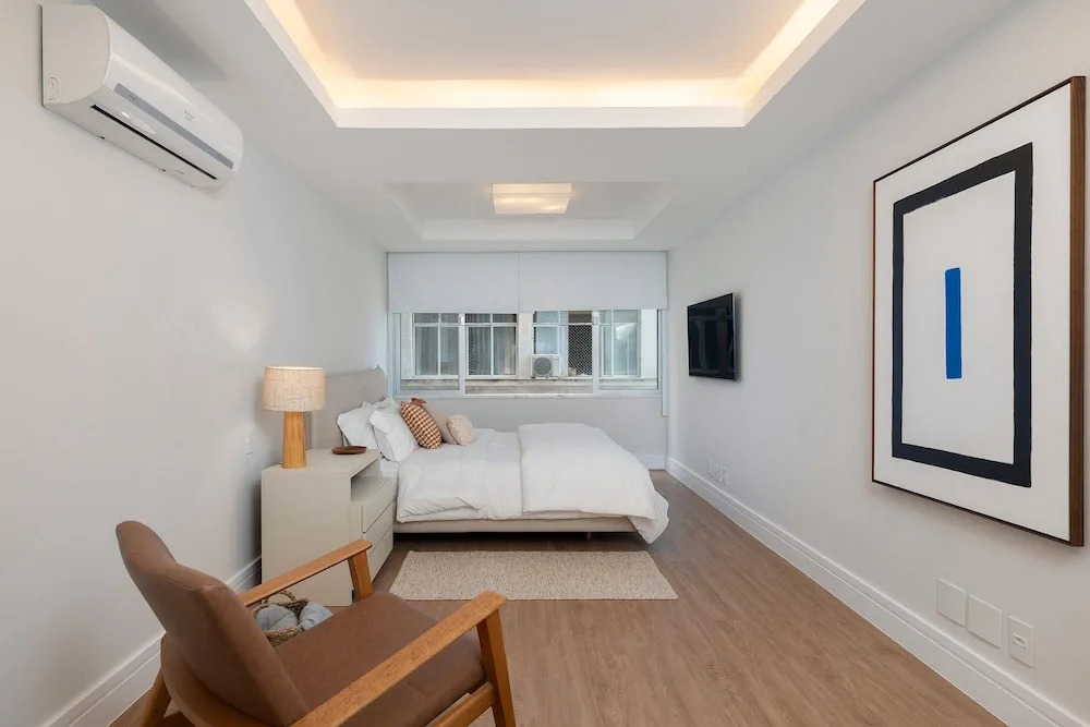 Copacabana – Av. Atlântica | 4 quartos, Vista Mar, 1 min praia de Copacabana - por Casapē Rio