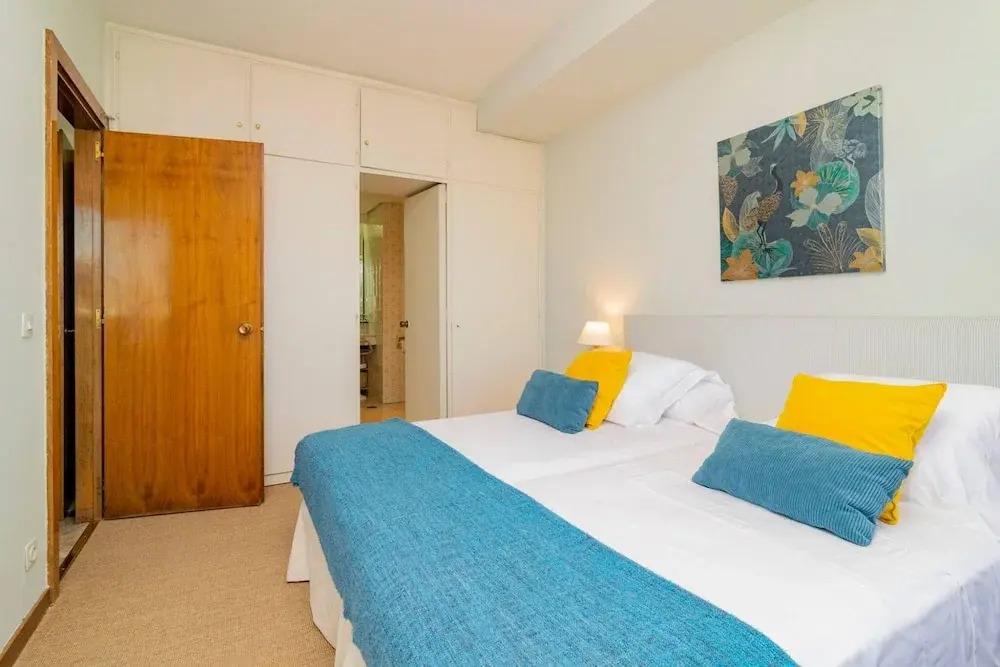 Colon 819 in Madrid With 1 Bedrooms and 1 Bathrooms