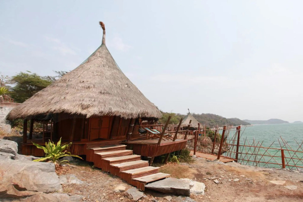 Pareehut Resort Koh Sichang