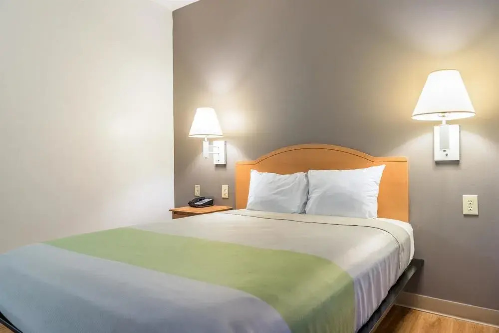 OYO Townhouse Sulphur, la Extended Stay