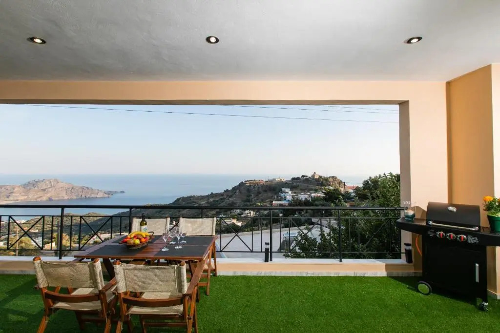 Irini's Sea View House