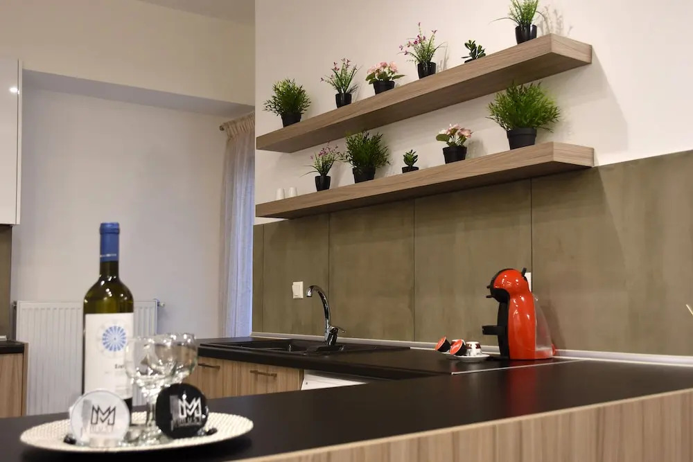 Narcissus Luxury Apt Must