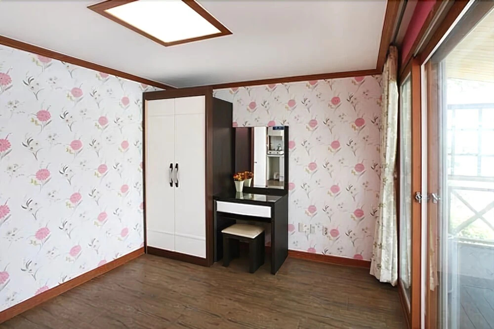 Taean Carib Pension