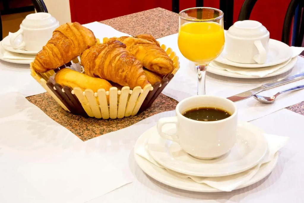Hipotel Belgrand Edith Piaf