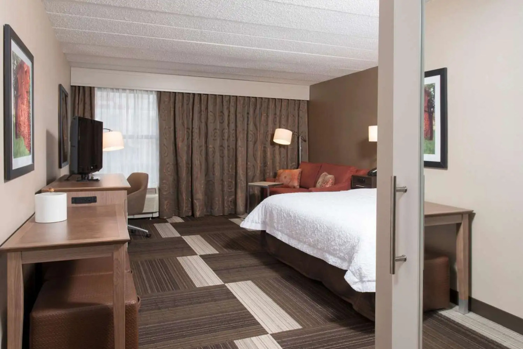 Hampton Inn Columbus/Taylorsville