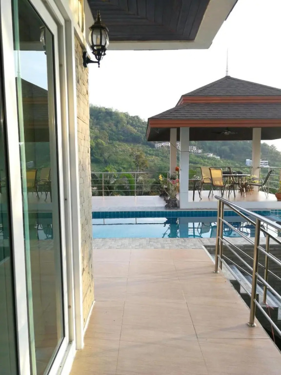 ฺBaan Waru seaview villa