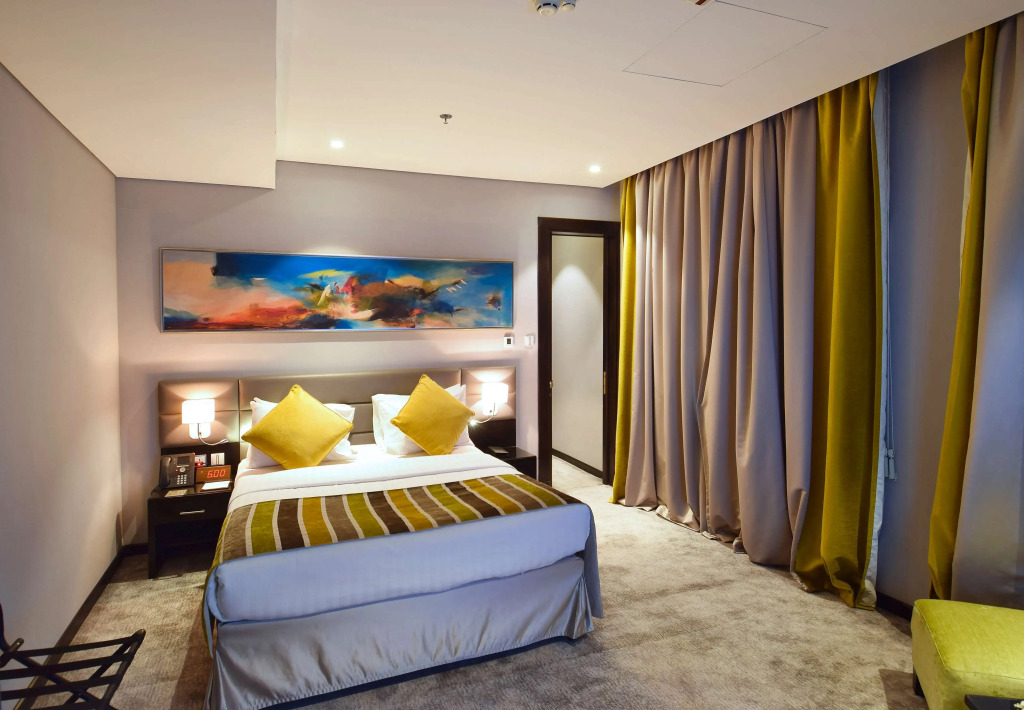 Best Plus Aurora Hotel